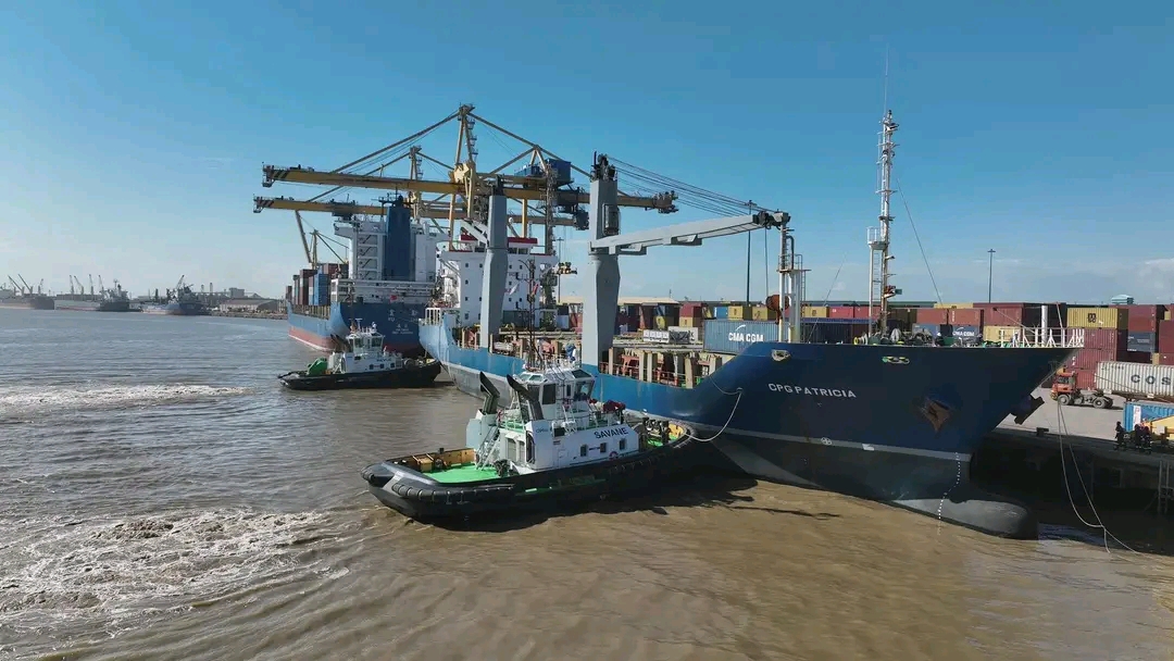 Porto da Beira recebe primeiro navio contentorizado de cabotagem e marca nova fase logística em Moçambique